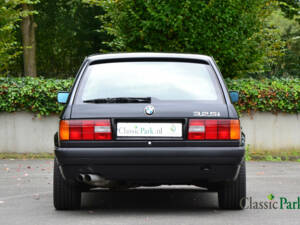 Image 4/46 of BMW 325i Touring (1991)