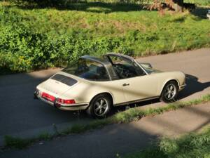 Bild 19/25 von Porsche 911 2.2 E (1970)