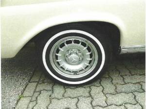 Image 19/59 de Mercedes-Benz 280 SE (1969)