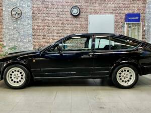 Image 3/11 of Alfa Romeo GTV6 3.0 (1984)