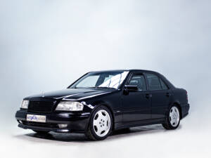 Image 3/29 de Mercedes-Benz C 36 AMG (1994)