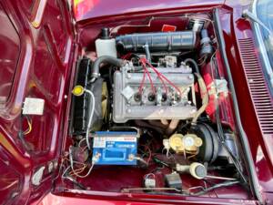 Immagine 21/37 di Alfa Romeo Giulia 1600 GT Junior (1974)