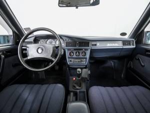 Immagine 4/50 di Mercedes-Benz 190 D (1986)