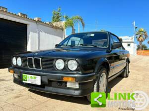 Immagine 1/10 di BMW 320i (1987)