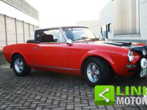 Image 2/10 de FIAT 124 Sport Spider (1967)