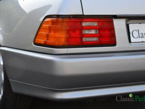 Image 47/50 of Mercedes-Benz 300 SL-24 (1993)