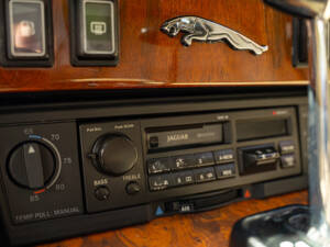 Image 72/100 de Jaguar XJ 12 (1991)