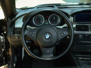 Image 37/50 of BMW M6 (2007)