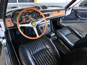 Image 6/25 of Ferrari 365 GTC (1969)