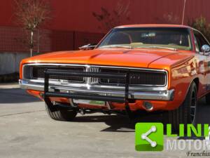 Image 2/10 of Dodge Charger 383 (1969)
