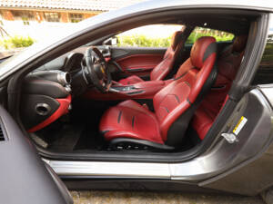 Immagine 16/61 di Ferrari GTC4Lusso (2017)
