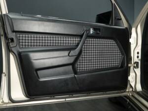Image 9/30 of Mercedes-Benz 190 E 2.3-16 (1984)