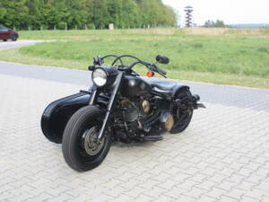 Image 32/33 of Harley-Davidson DUMMY (2004)