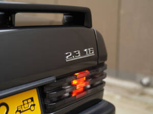 Image 42/83 of Mercedes-Benz 190 E 2.3-16 (1984)