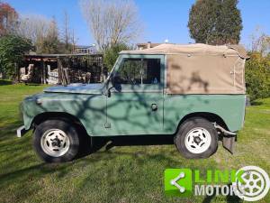 Image 4/10 of Land Rover 88 (1975)