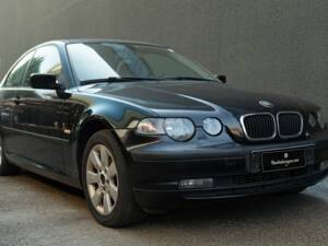 Bild 2/41 von BMW 318i (2004)