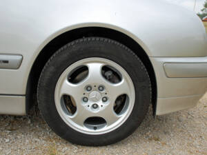 Imagen 27/34 de Mercedes-Benz E 240 (1999)