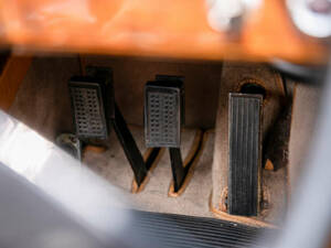 Image 31/50 of Aston Martin DB 2&#x2F;4 Mk I DHC (1954)