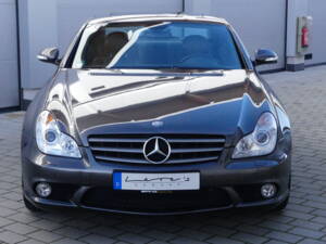 Afbeelding 32/35 van Mercedes-Benz CLS 55 AMG (2006)