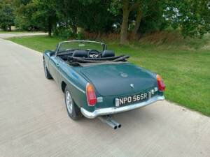 Image 13/21 of MG MGB (1977)