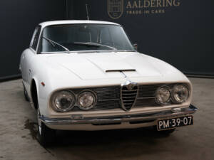 Immagine 15/50 di Alfa Romeo 2600 Sprint (1965)
