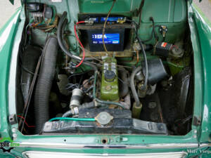 Image 20/43 of Morris Minor 1000 Traveller (1965)
