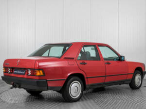 Imagen 2/50 de Mercedes-Benz 190 D (1984)