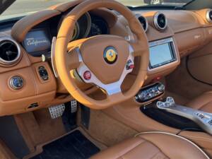 Imagen 12/36 de Ferrari California (2010)