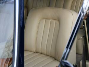 Image 21/50 of Bentley S 3 Continental (1962)