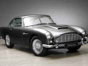 Image 8/18 of Aston Martin DB 4 Vantage (1963)