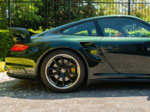 Bild 9/37 von Porsche 911 GT2 (2008)