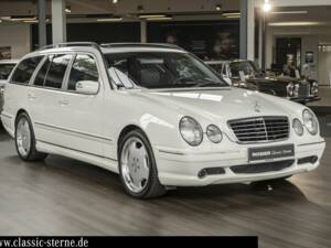 Image 7/15 of Mercedes-Benz E 55 AMG T (2001)