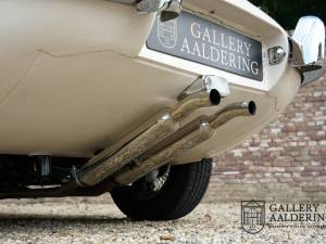 Image 17/50 of Jaguar E-Type 3.8 (1964)