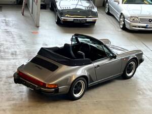Image 2/71 de Porsche 911 SC 3.0 (1983)