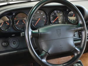 Image 14/30 of Porsche 911 Carrera (1997)