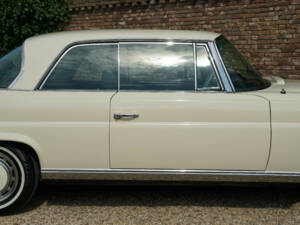 Image 17/50 of Mercedes-Benz 280 SE (1968)
