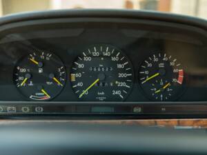 Image 44/50 of Mercedes-Benz 500 SEC (1991)