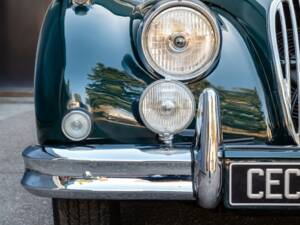 Image 4/41 of Jaguar XK 140 DHC (1955)