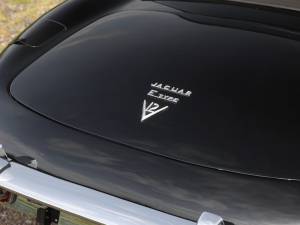 Image 17/17 de Jaguar E-Type V12 (1974)