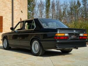 Immagine 13/50 di BMW M 535i (1985)