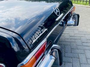 Image 17/38 de Mercedes-Benz 280 SL (1970)