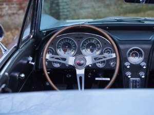 Image 41/50 of Chevrolet Corvette Sting Ray Convertible (1964)