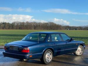 Image 4/7 of Jaguar XJ6 Sport 3.2 (1996)