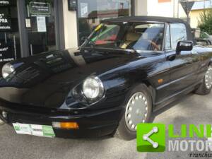 Imagen 2/10 de Alfa Romeo 1.6 Spider (1991)