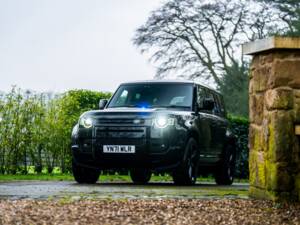 Image 19/50 of Land Rover Defender 110 V8 &quot;Bond Edition&quot; (2021)