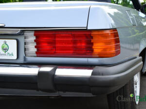 Image 42/50 of Mercedes-Benz 380 SL (1983)