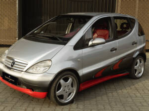 Image 3/40 of Mercedes-Benz A 160 &quot;F1 Häkkinen Edition&quot; (1999)