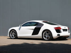 Bild 29/53 von Audi R8 (2008)