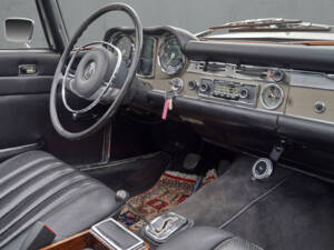 Image 10/25 of Mercedes-Benz 280 SL (1968)