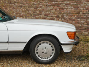 Image 36/50 of Mercedes-Benz 500 SL (1988)